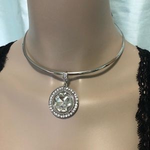 Rhinestone drop choker necklace round pendant